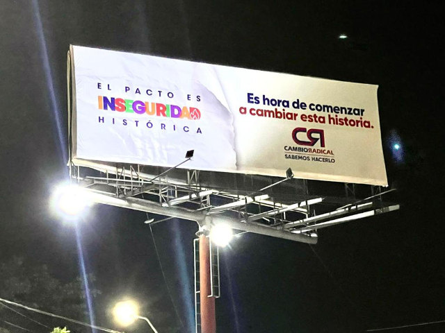 Vallas de Cambio Radical.