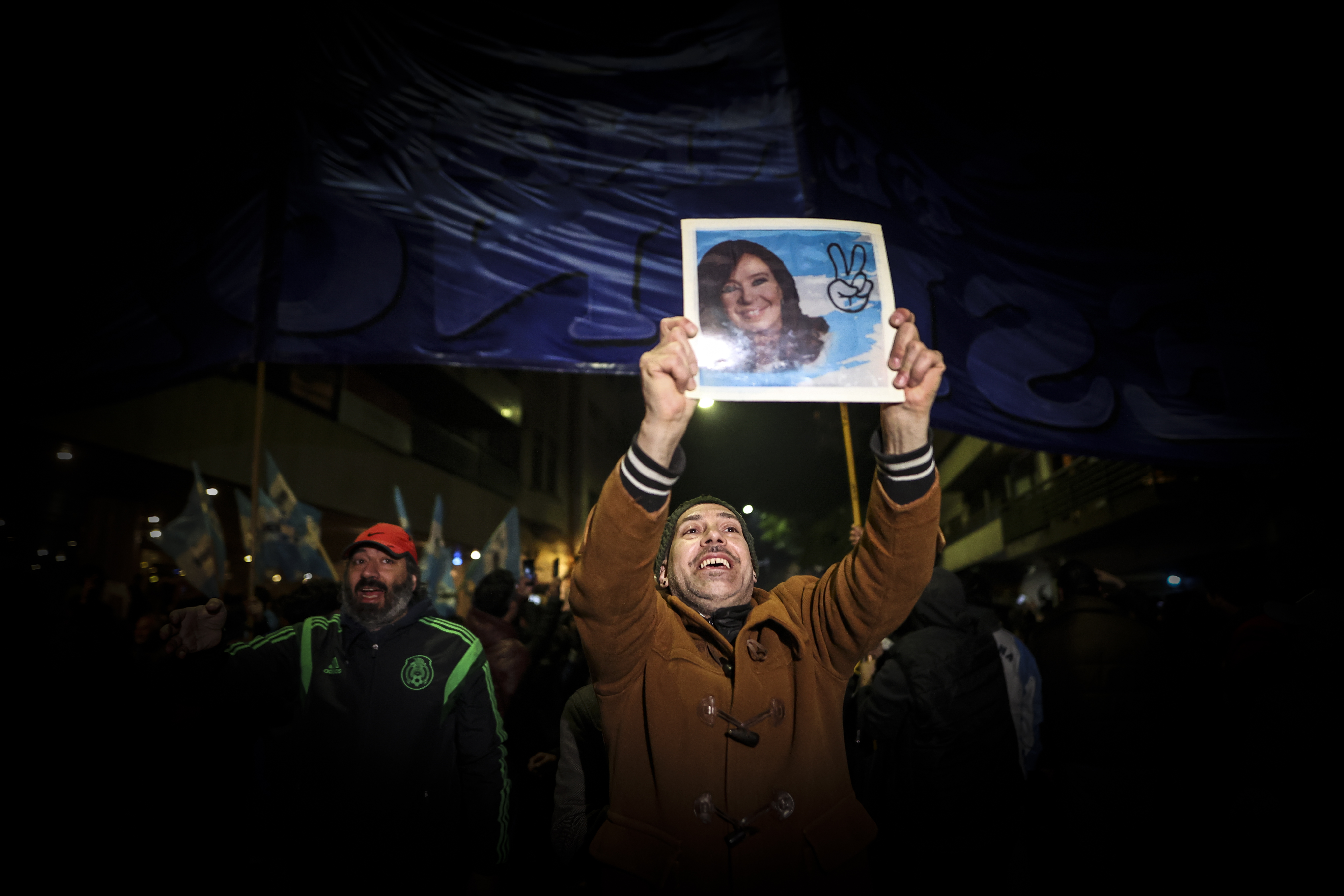 Argentina: manifestaciones a favor de Cristina Fernández terminan en disturbios