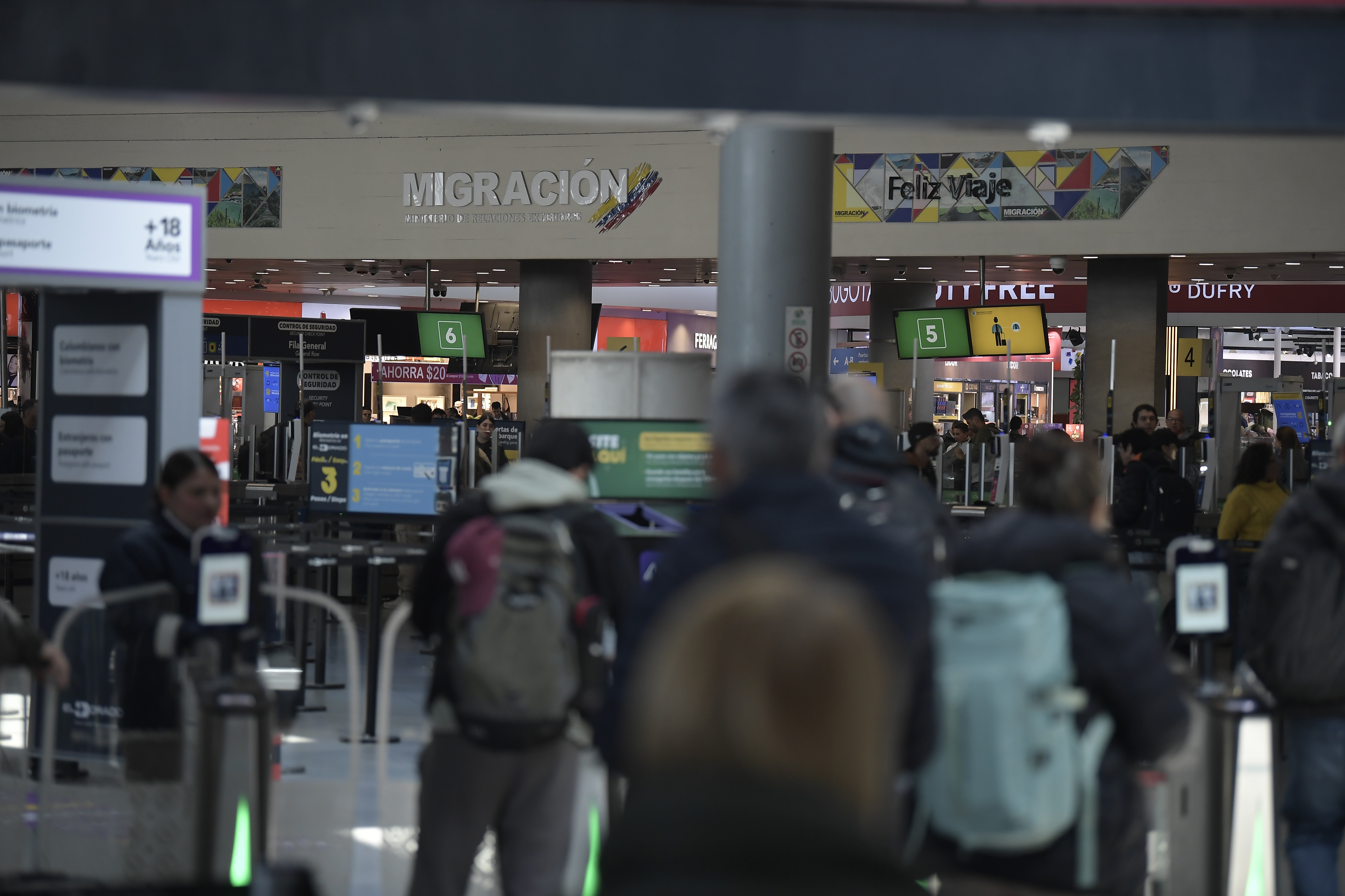 Inadmitieron a 21 extranjeros que planeaban grabar contenido sexual en Colombia