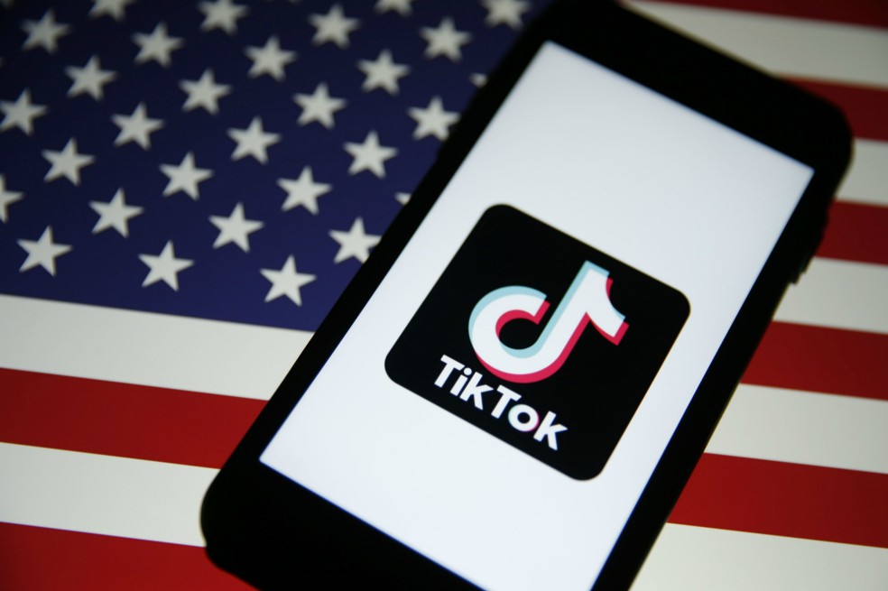 Microsoft se reúne con Trump para salvar acuerdo con TikTok