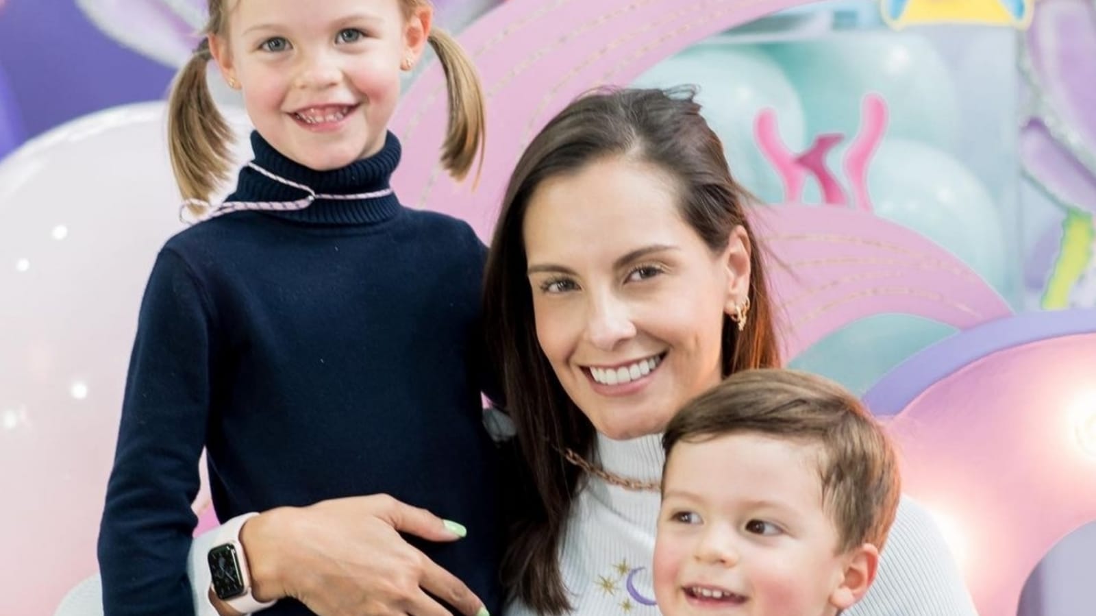 Laura Acuña, Helena y Nicolás