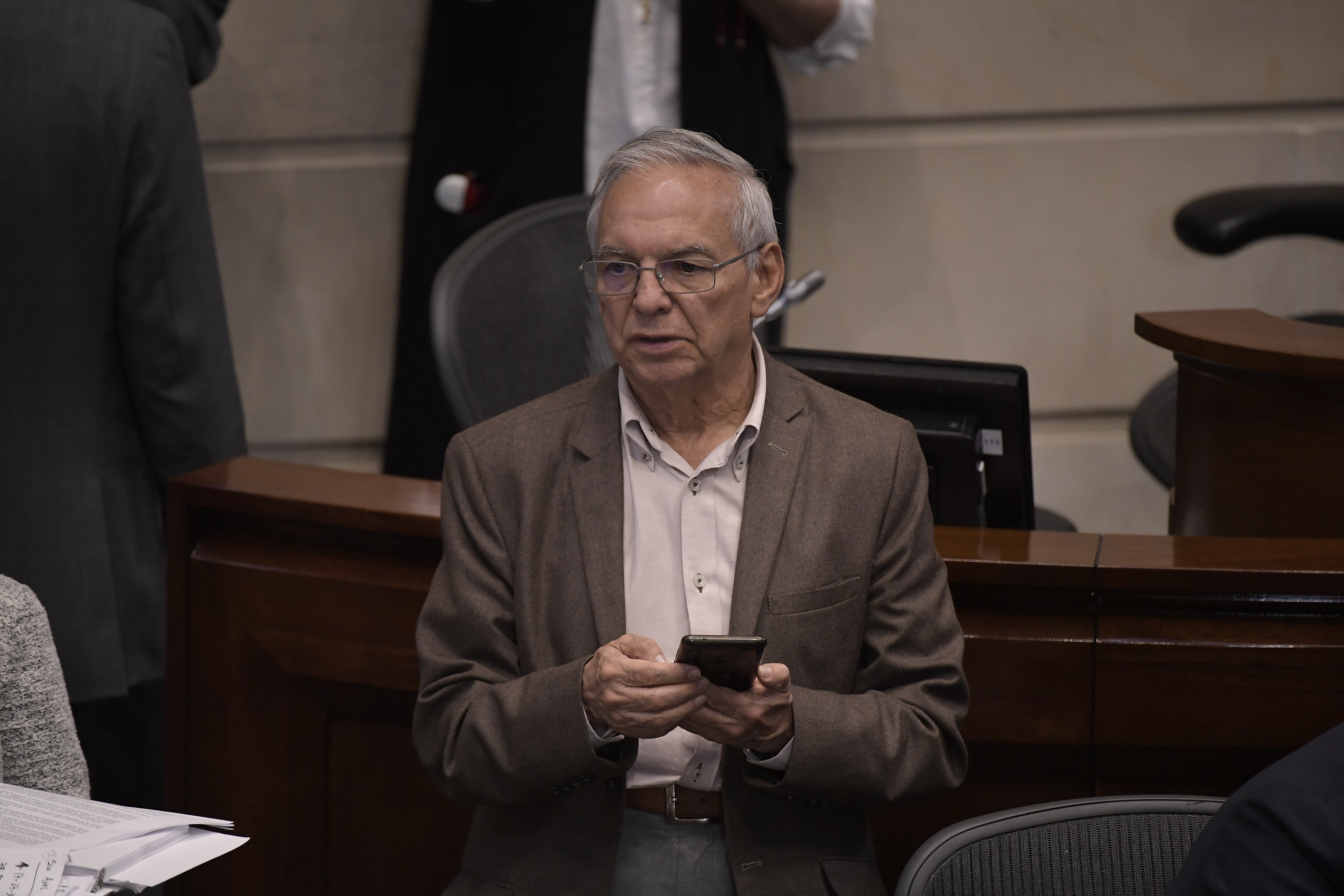 “Quiere asfixiar a las familias”: críticas a proyecto que elevaría impuesto predial