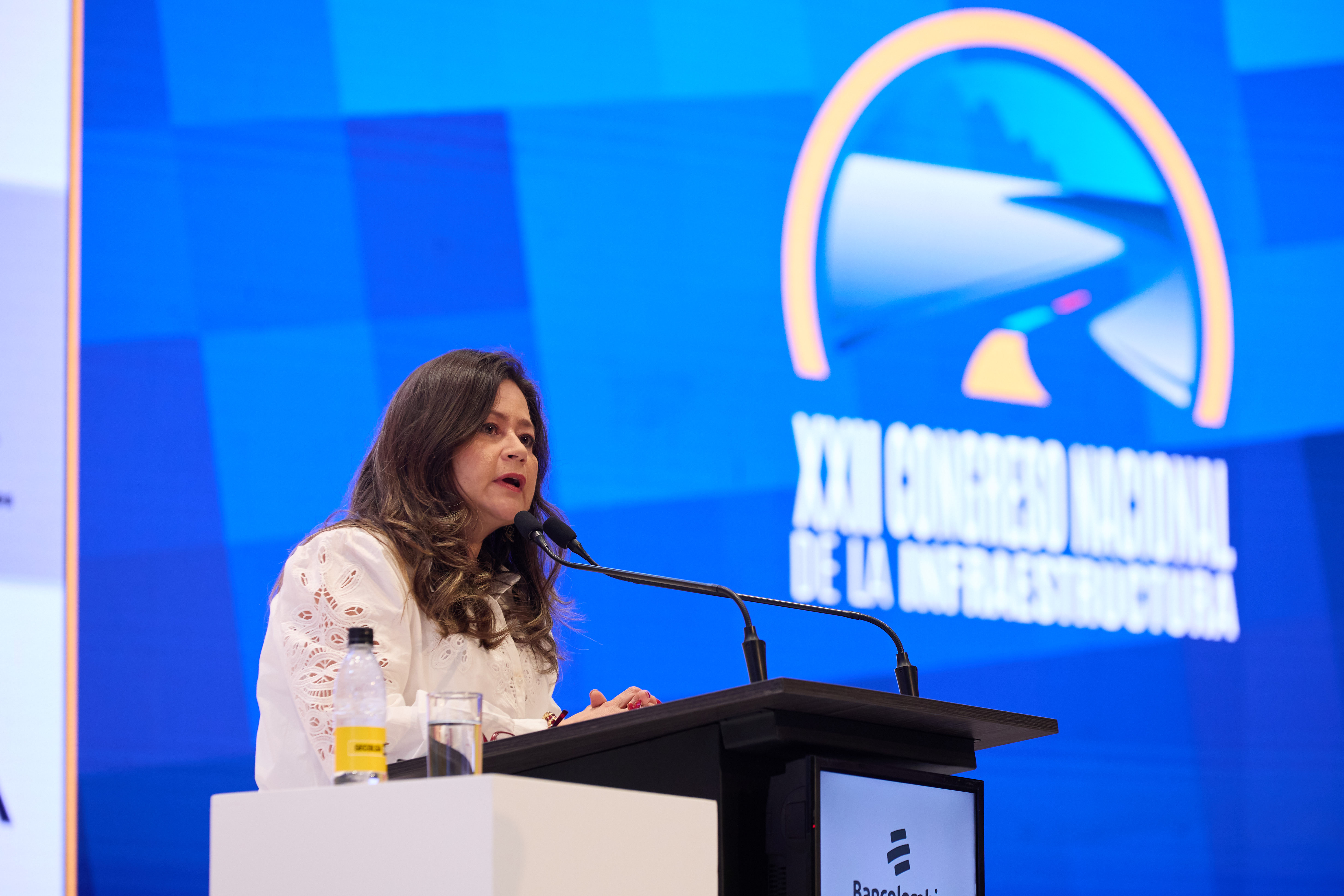La ejecución de Caminos Comunitarios ha sido impecable: ministra de Transporte