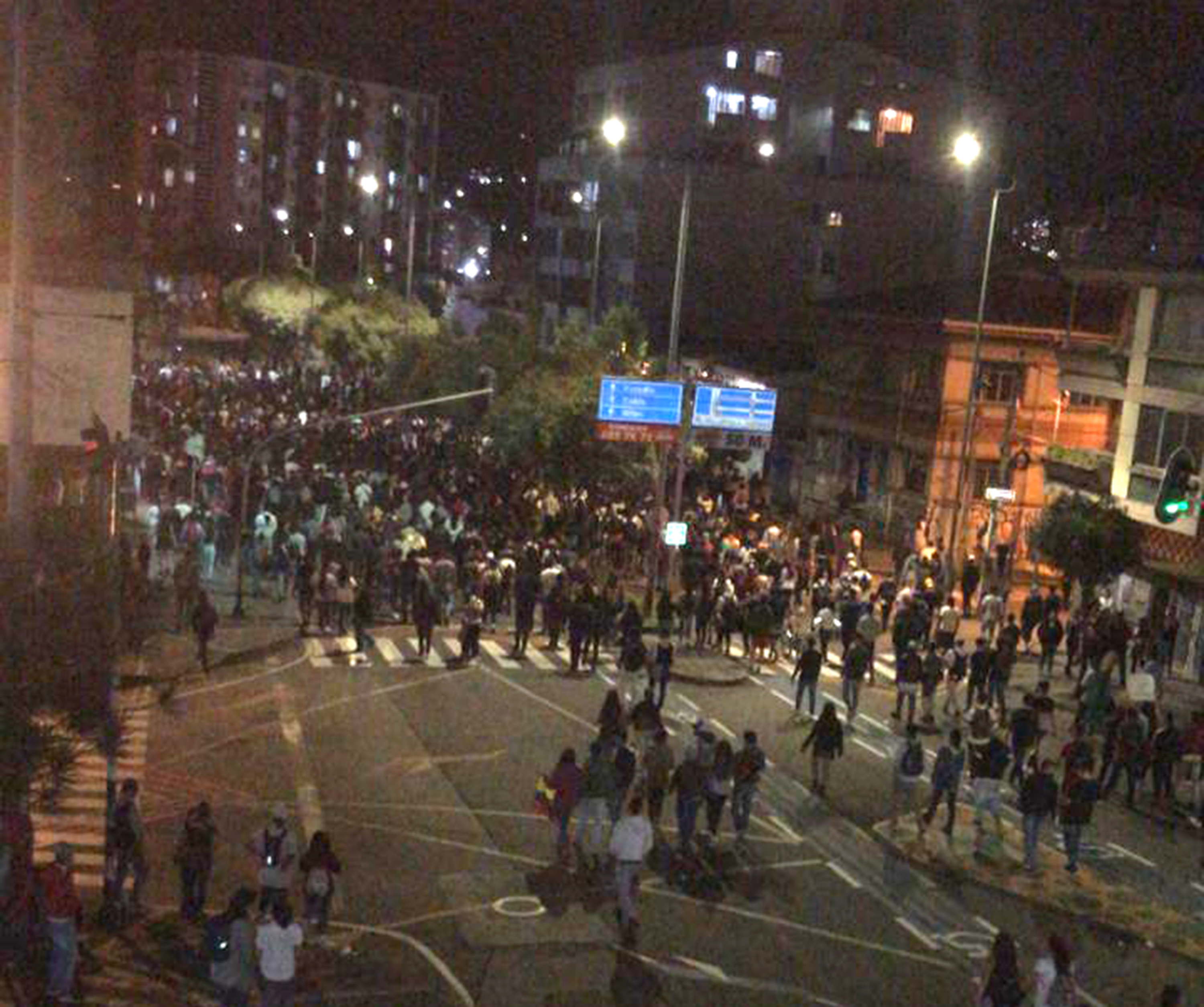 Paro nacional: destrozan vidrios de la Alcaldía de Manizales