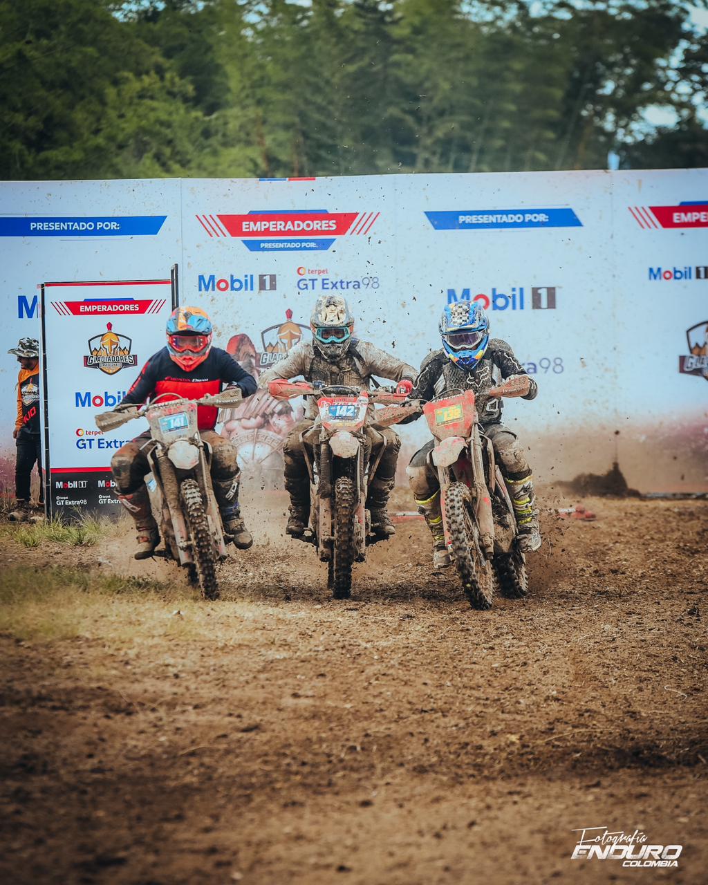 Competidores Gladiadores off-road 2024 Cortesía Enduro Colombia