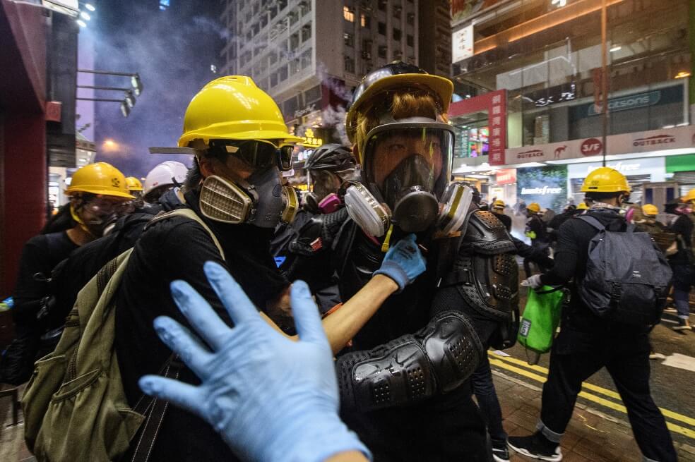 En fotos: así trabaja el grupo de rescatistas que protege a manifestantes de Hong Kong