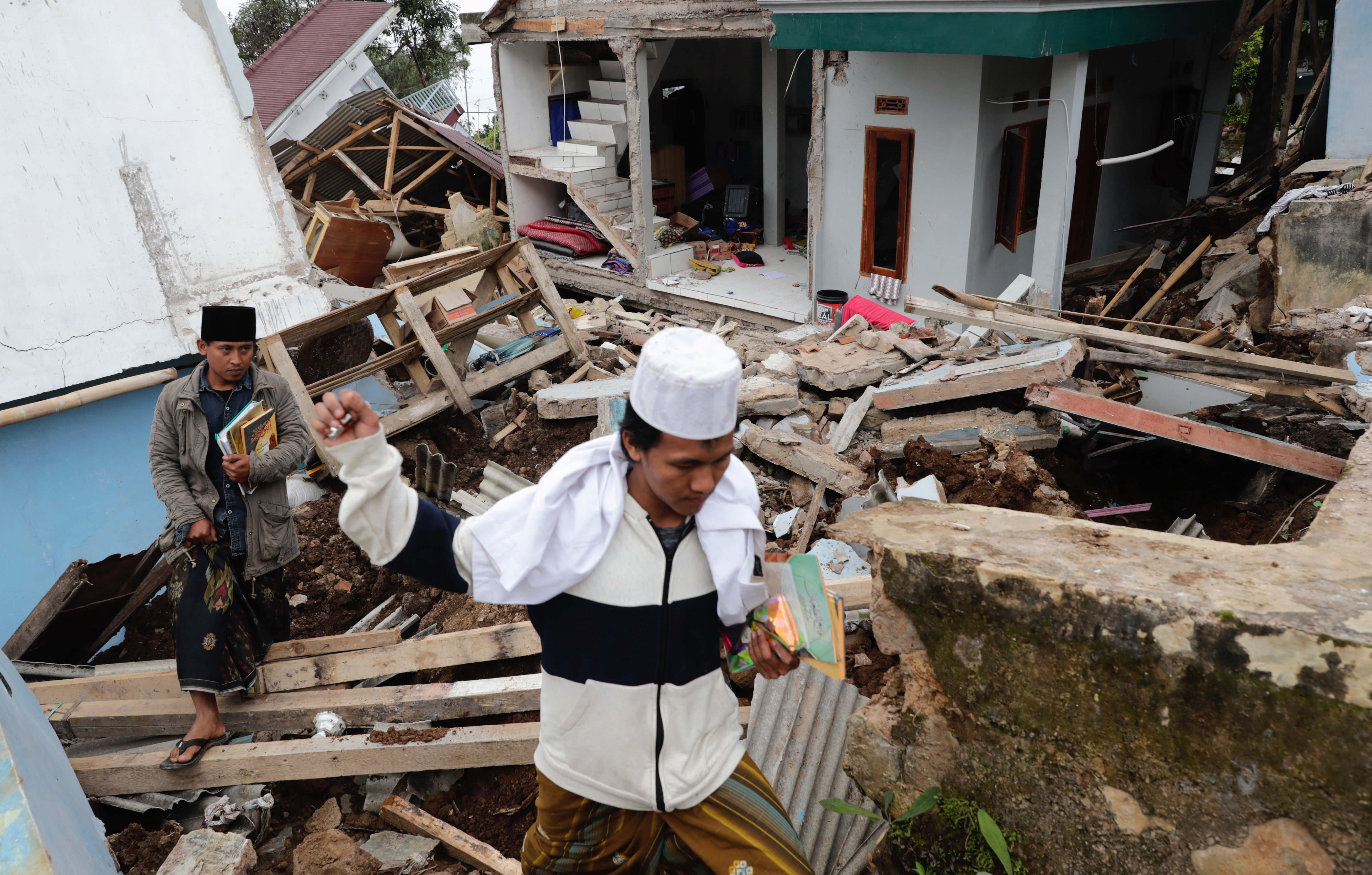 Terremoto en Indonesia: entre los 271 muertos y las dificultades de los rescates
