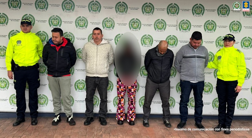 Red de tráfico de migrantes chinos operaba con agentes de Migración Colombia en El Dorado