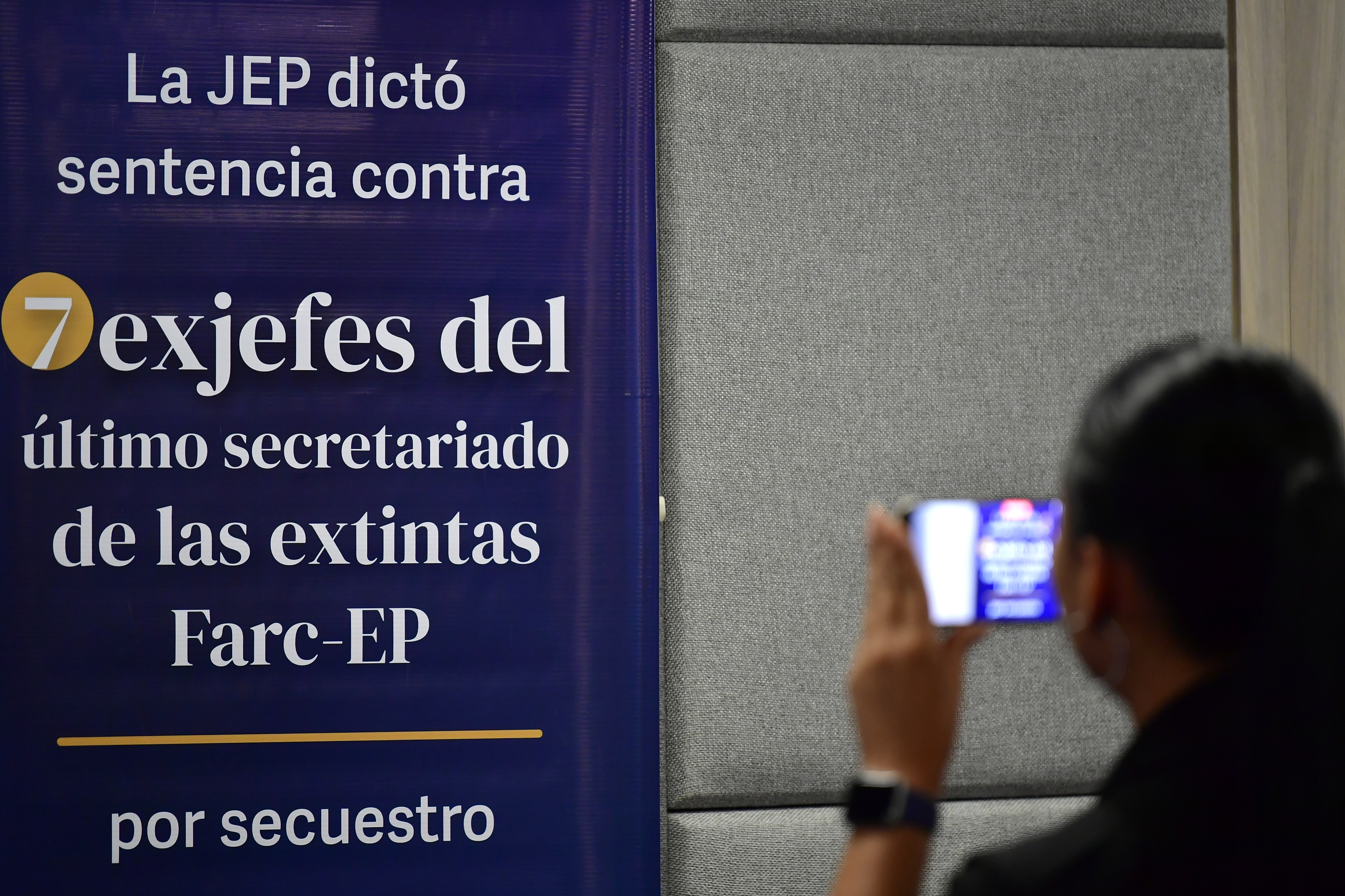 Emisión de la primera sentencia condenatoria por el caso 01 (secuestros), contra la última línea del Secretariado de la antigua guerrilla de las Farc
