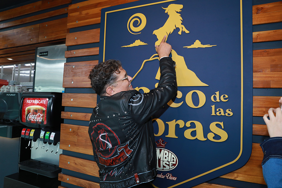 Vives inauguró el restaurante El Pico de las Cabras