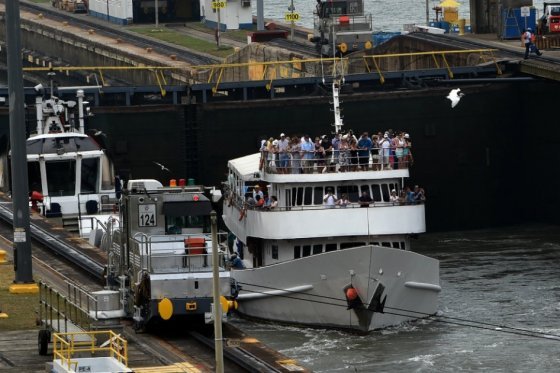 Canal de Panamá estudia restringir el calado de los buques por sequía
