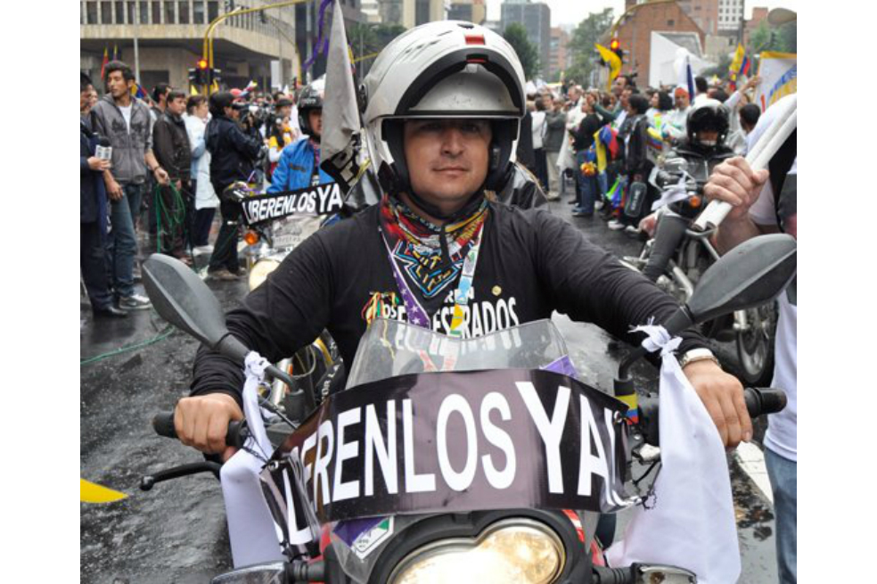 Herbin Hoyos: “Cantar las verdades me puso contra todos, incluso contra Uribe”