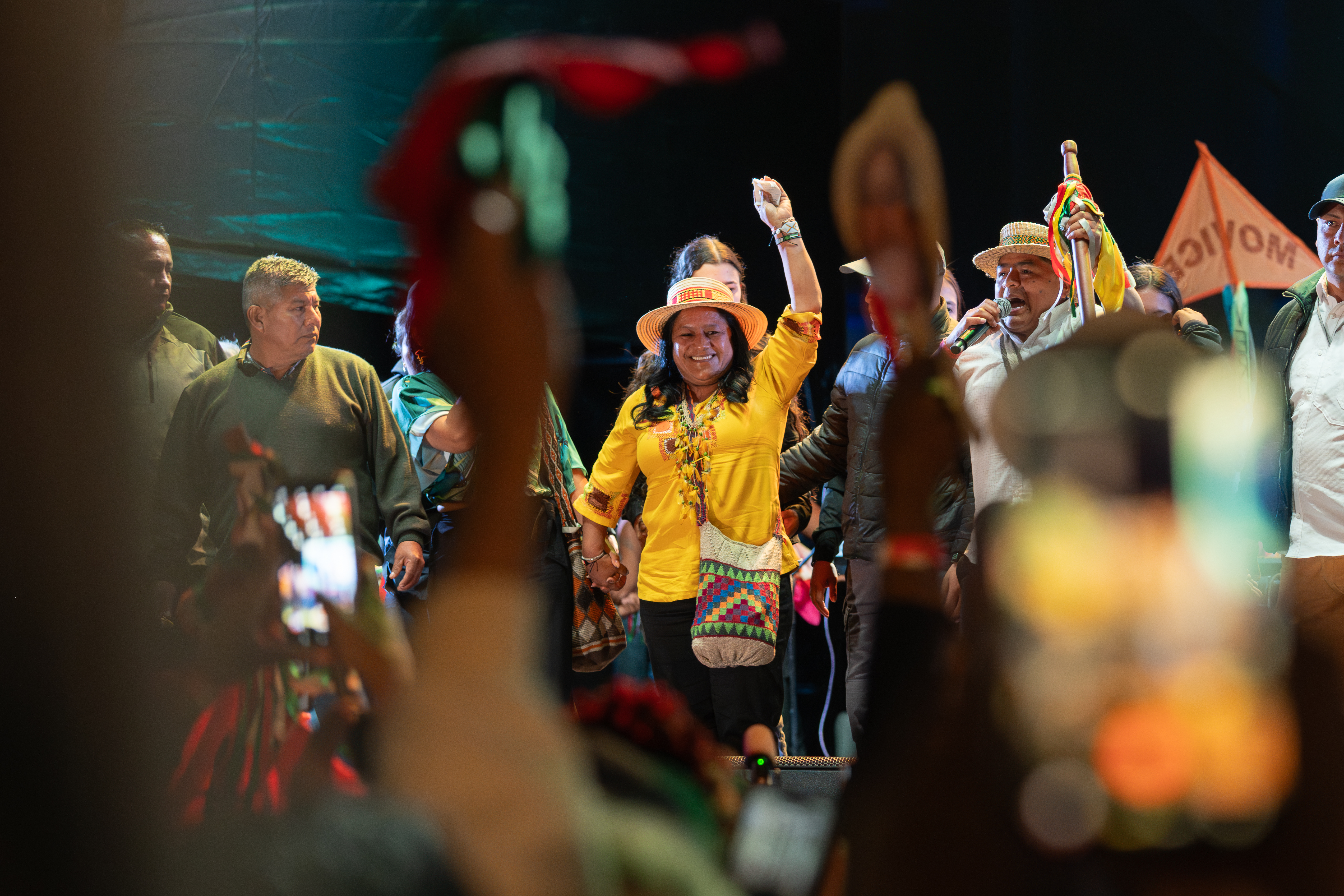 Aida Quilcué en evento de cierre de campaña de Iván Cepeda.