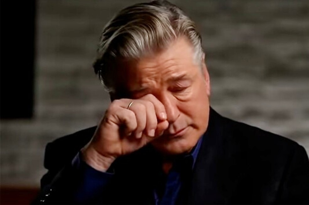 “Yo no apreté el gatillo”: Alec Baldwin sobre la trágica muerte de su compañera