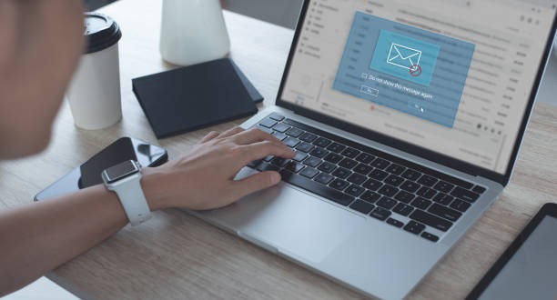 La historia detrás de un fenómeno digital: 30 años del primer spam comercial masivo