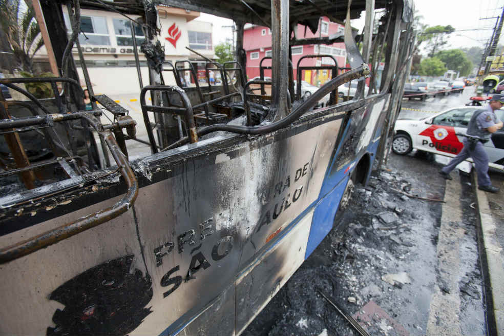 Las acciones criminales han ido desde el sicariato hasta el incendio de buses. / EFE