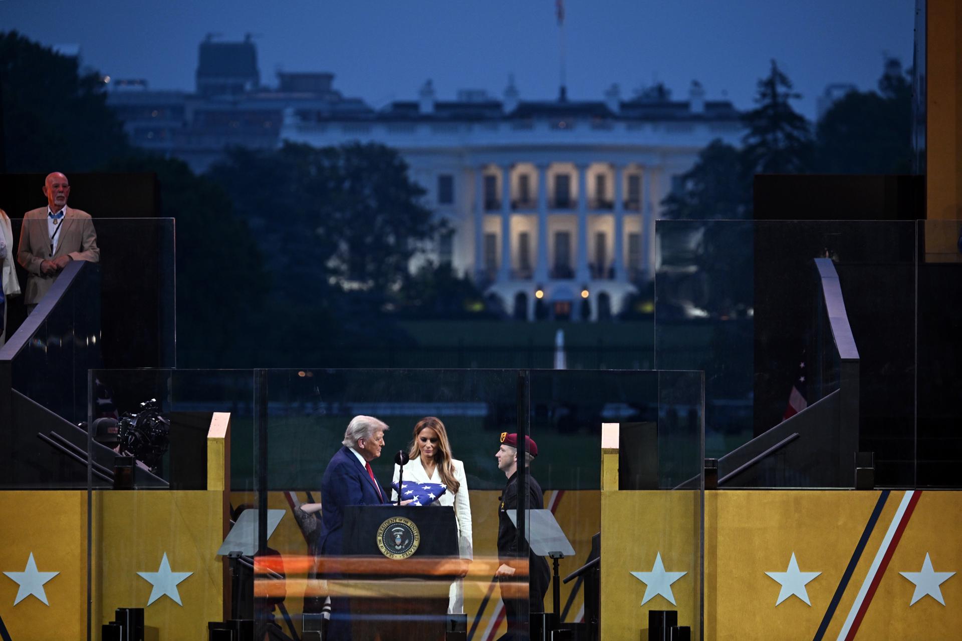 Trump celebra victorioso con desfile en Washington las “victorias” de EE. UU.
