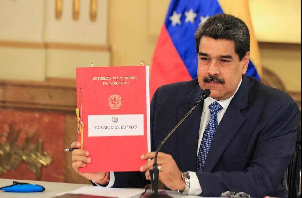 Zanahoria y garrote para Nicolás Maduro