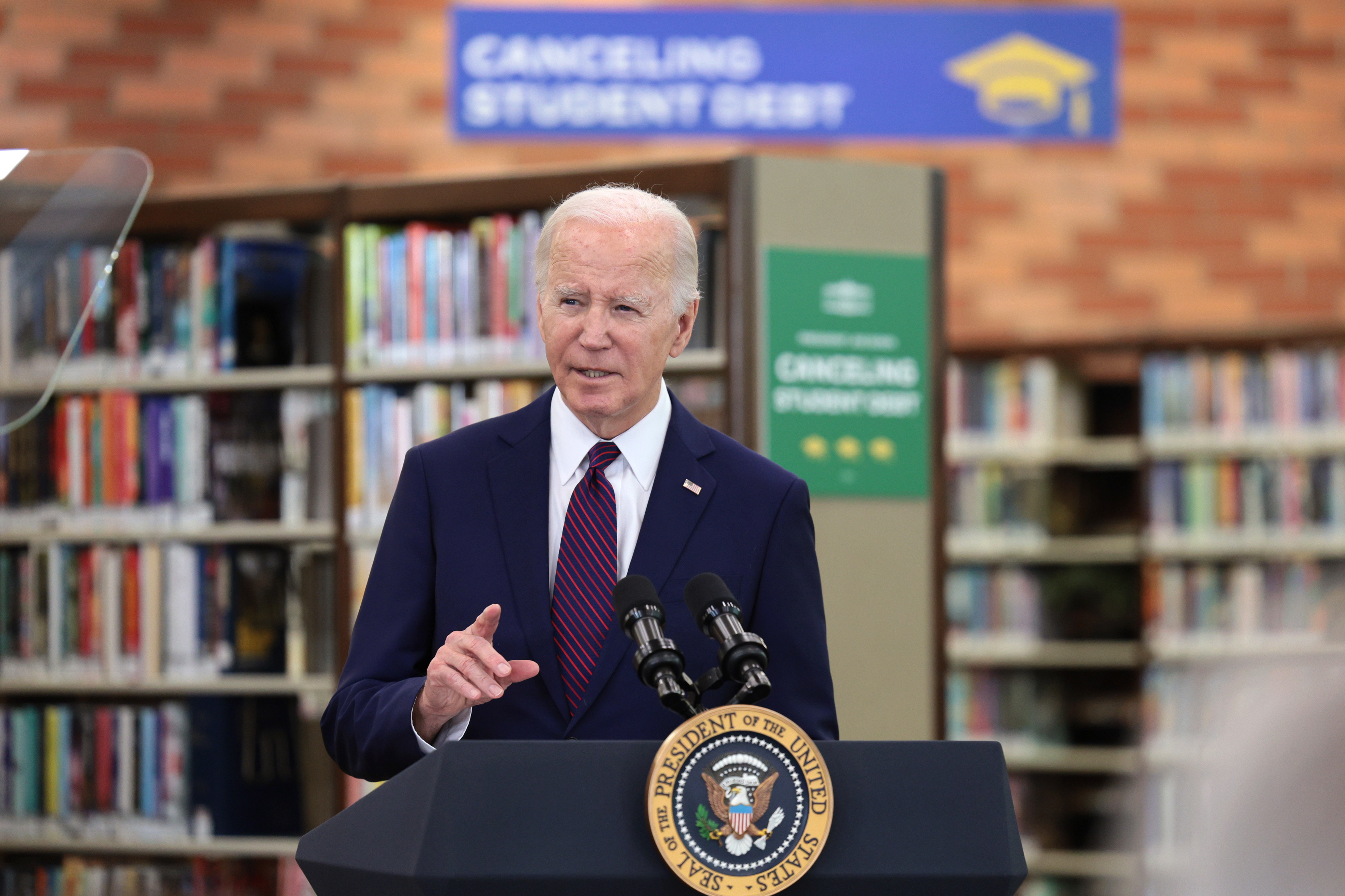 El nuevo plan de condonación de deuda estudiantil de Biden, explicado