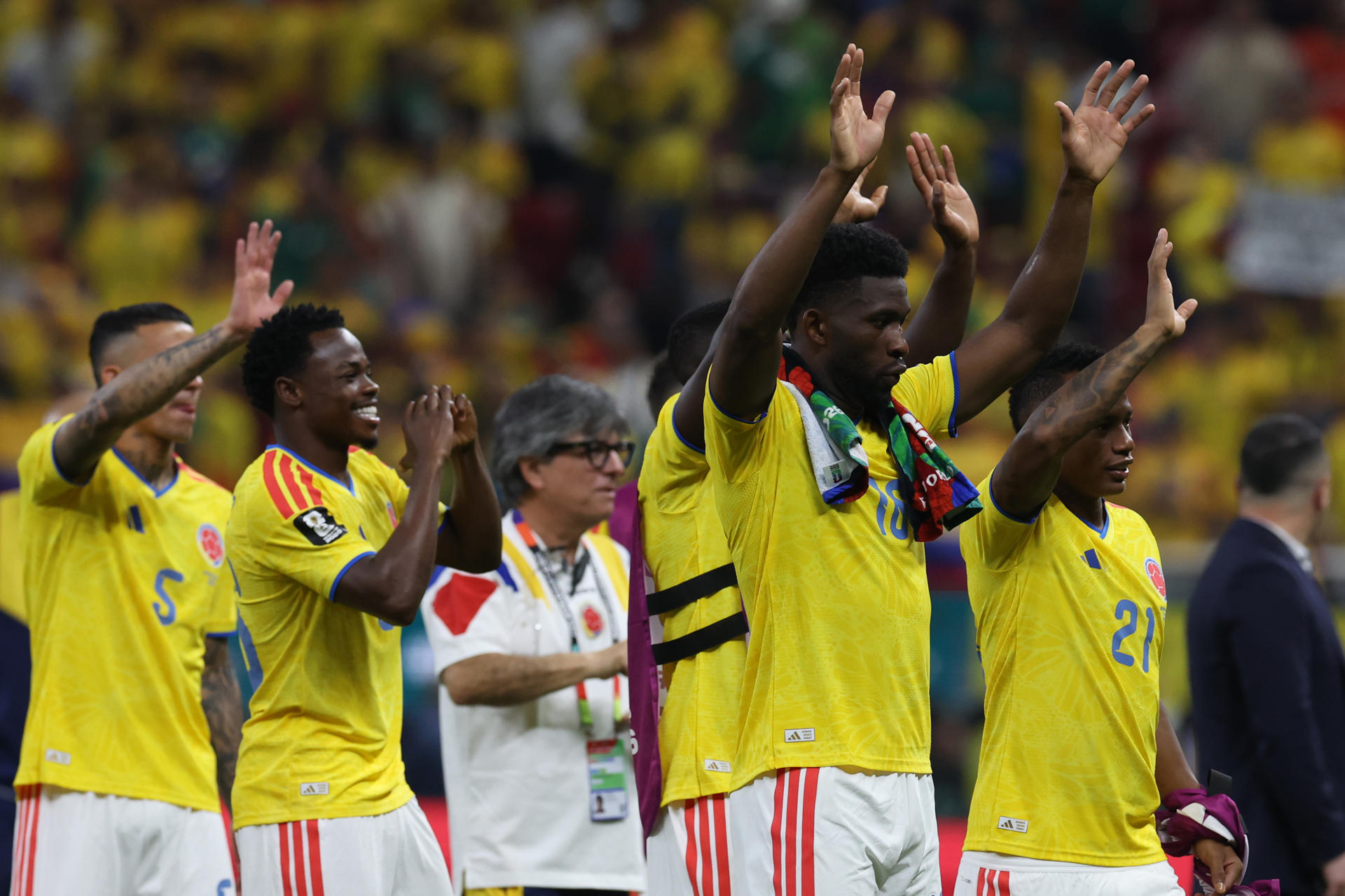 GR3275. GUADALAJARA (MÉXICO), 23/06/2026.- Jugadores de Colombia se despiden de los aficionados de este martes, durante un partido del grupo K del Mundial de la FIFA 2026 entre Colombia y RD Congo en el estadio Akron en Guadalajara (México). EFE/ Alex Cruz

