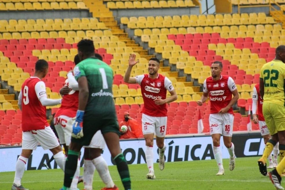 Sin despeinarse, Santa Fe superó a Bucaramanga en Bogotá
