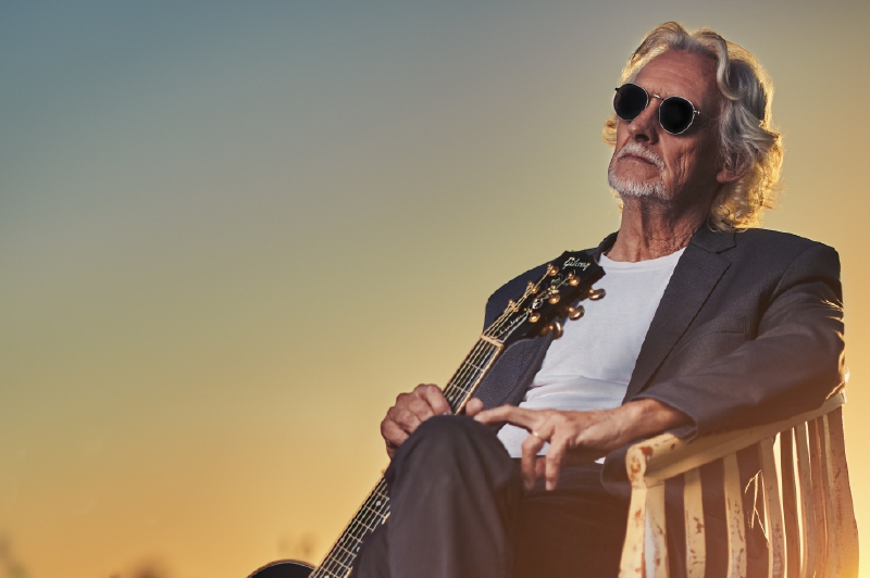 “Nito” Mestre: un “chico” de 70 años que cumple 50 en el rock