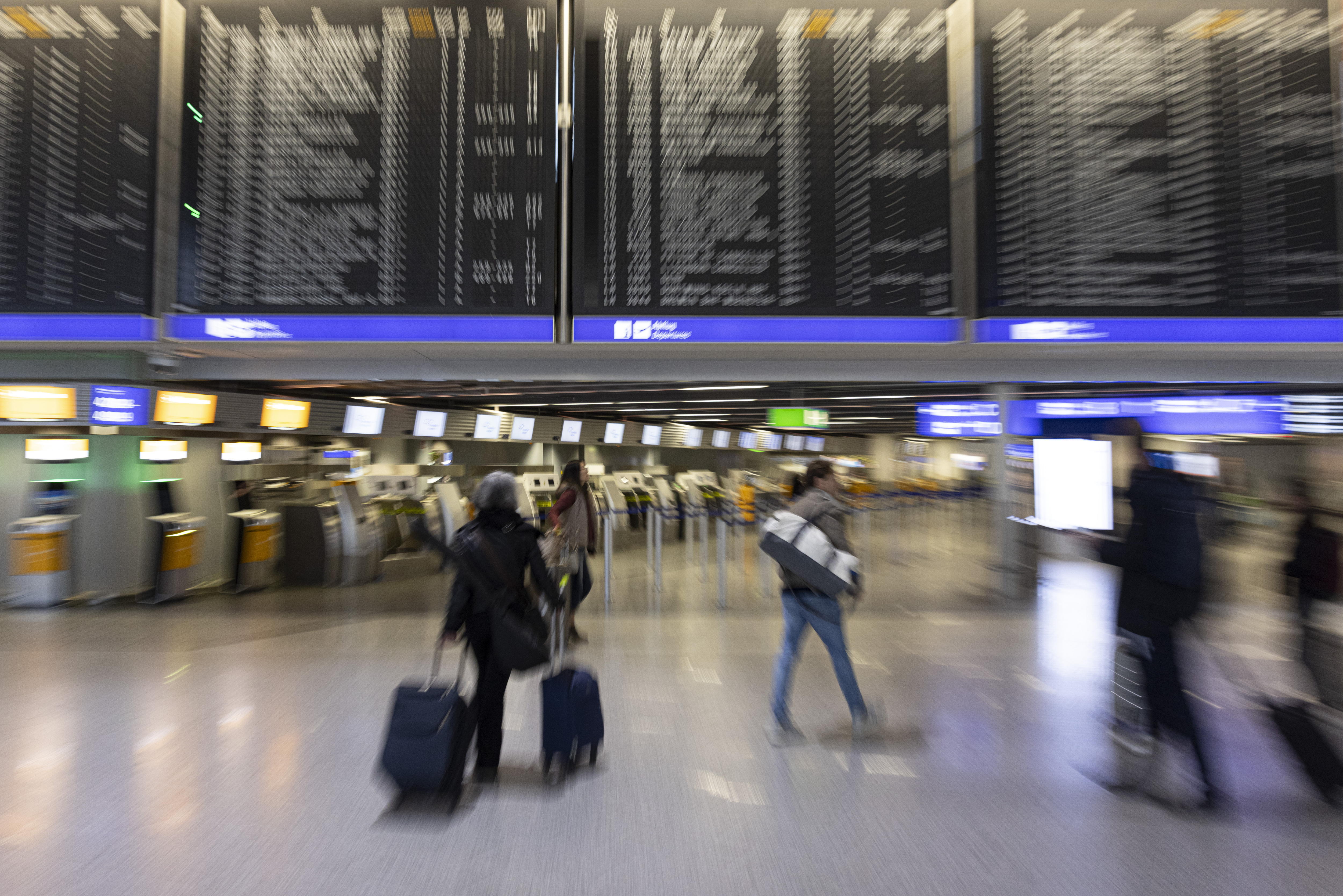 Por alerta de drones cierra temporalmente aeropuerto en Alemania