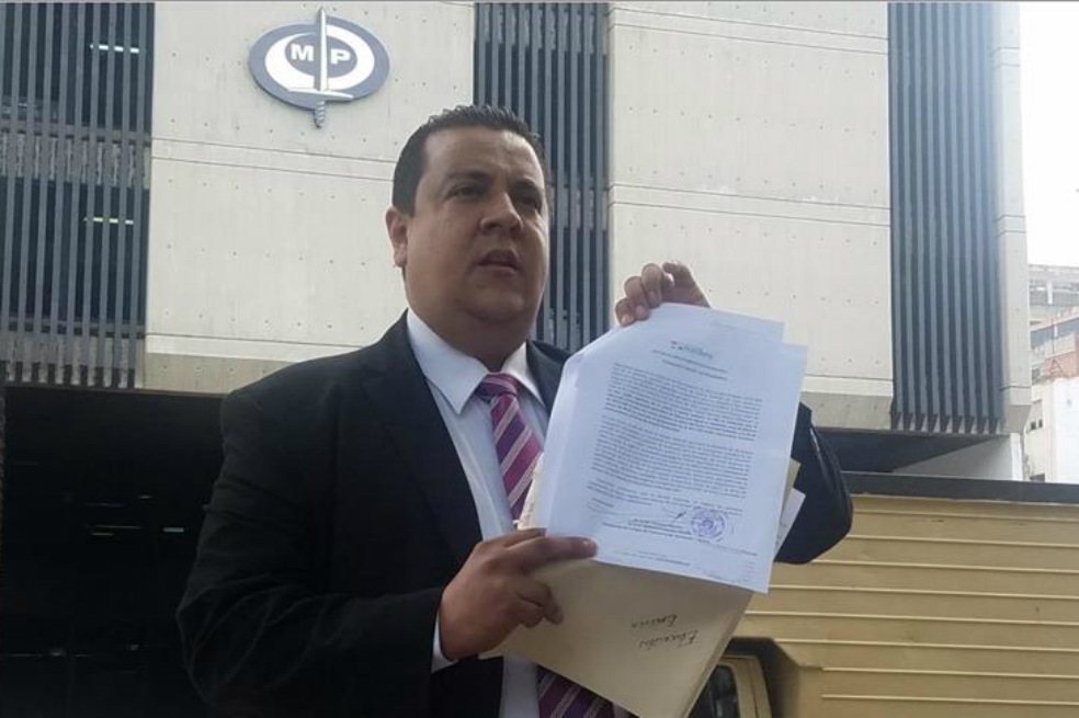 Javier Tarazona, director de la Fundación en defensa de los Derechos Humanos REDES, denunció ante el Ministerio Público de Venezuela el ingreso de guerrilleros colombianos a escuelas de ocho estados del país.  / CORTESÍA. Juan José Ojeda Díaz / Prensa de Solidaridad