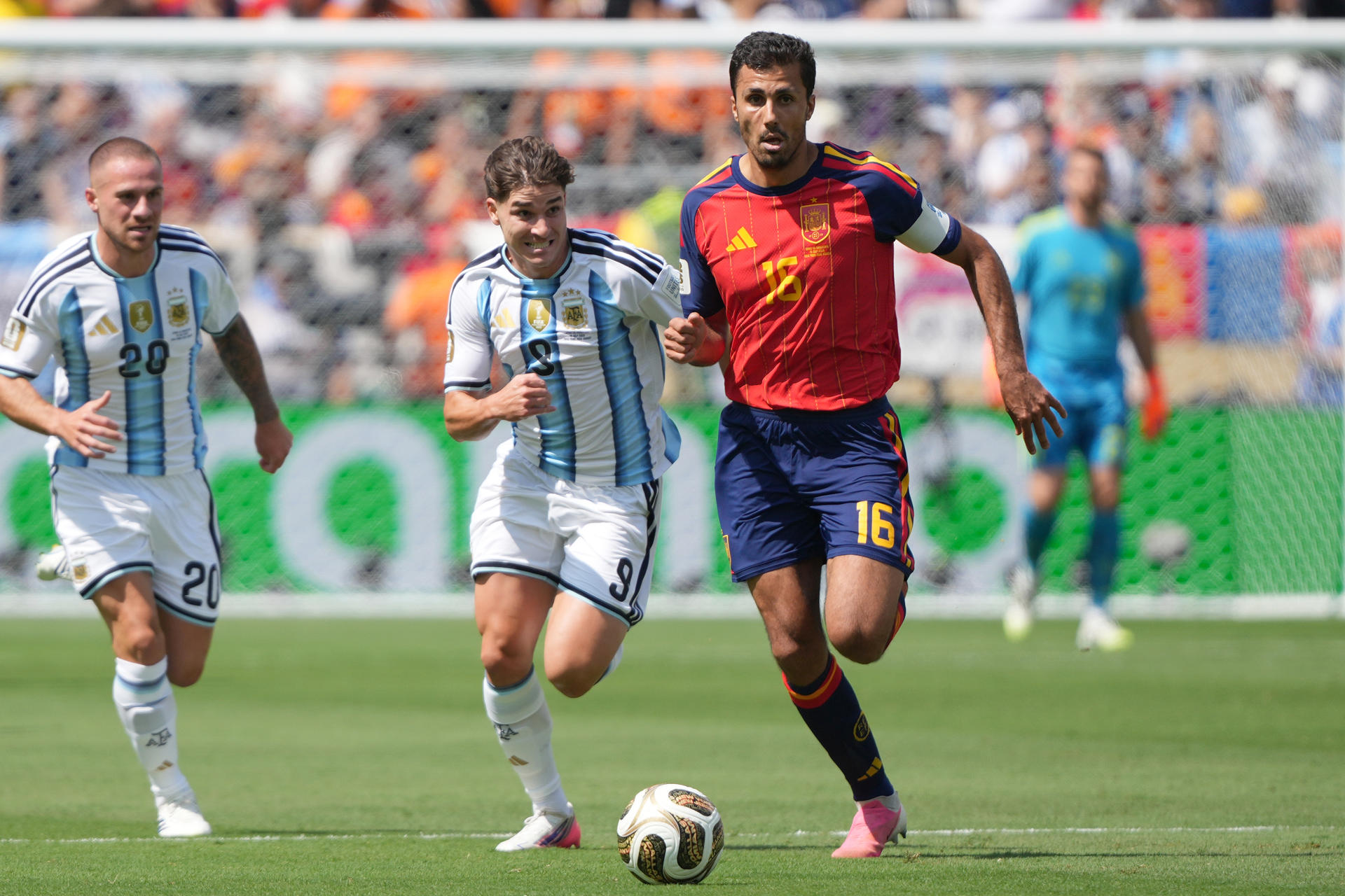 ¿Ya no llega Rodri a Barcelona? DT del City respondió: “Cualquier cosa puede pasar”