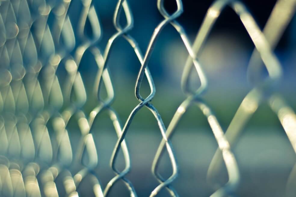 Motín en cárcel venezolana deja al menos 29 presos muertos