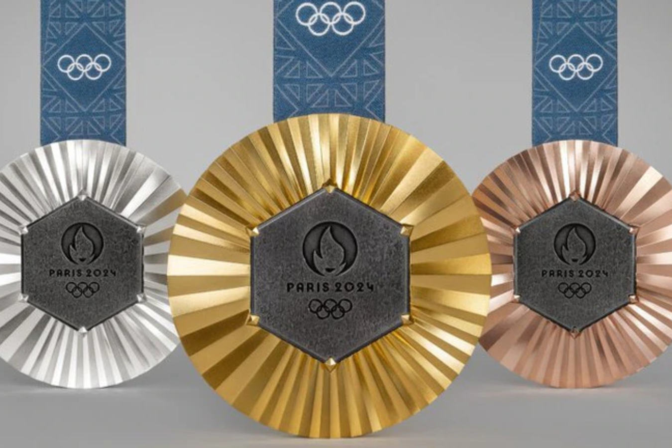 ¡Insólito! Hombre es detenido en París por vender medallas olímpicas falsificadas