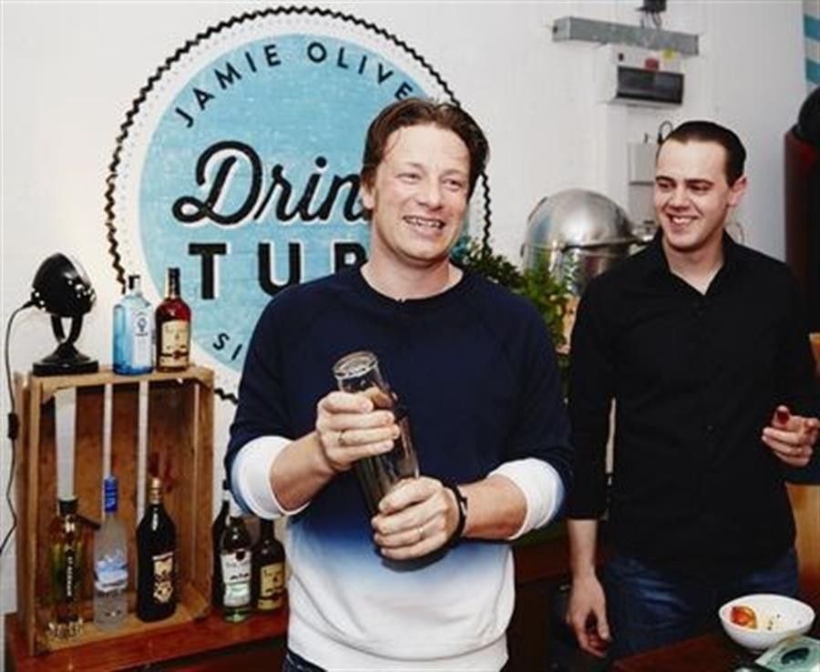 El chef Jamie Oliver retira un libro infantil tras ofender a los indígenas australianos