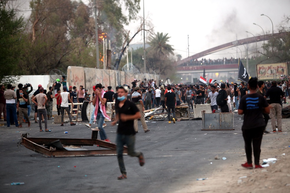 Protestantes en Irak incendian edificios gubernamentales