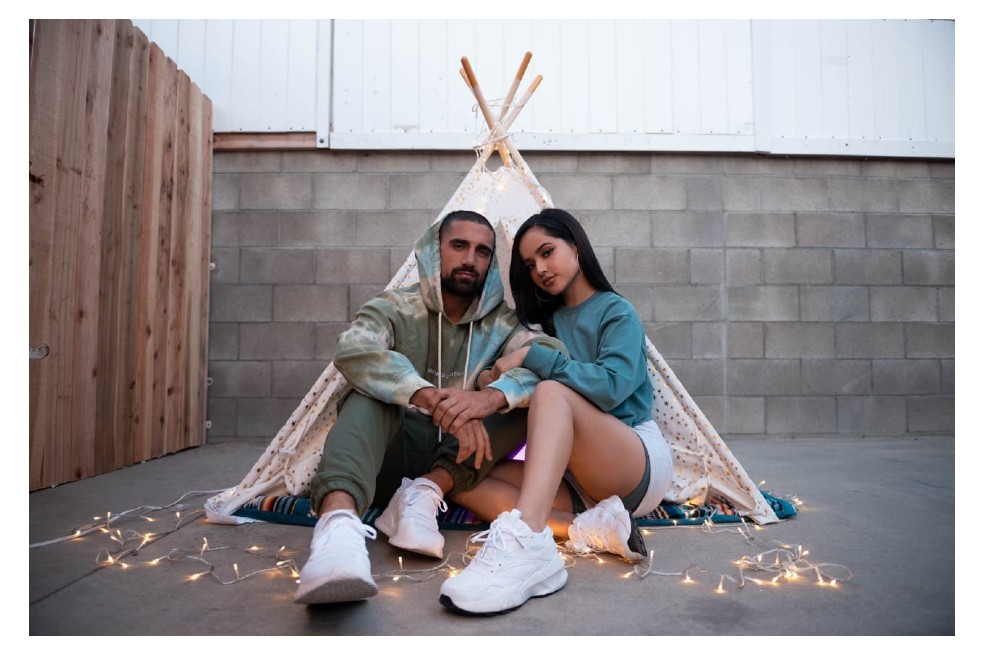 Becky G une su admiración por Jenni Rivera y su amor por su novio en “My Man”