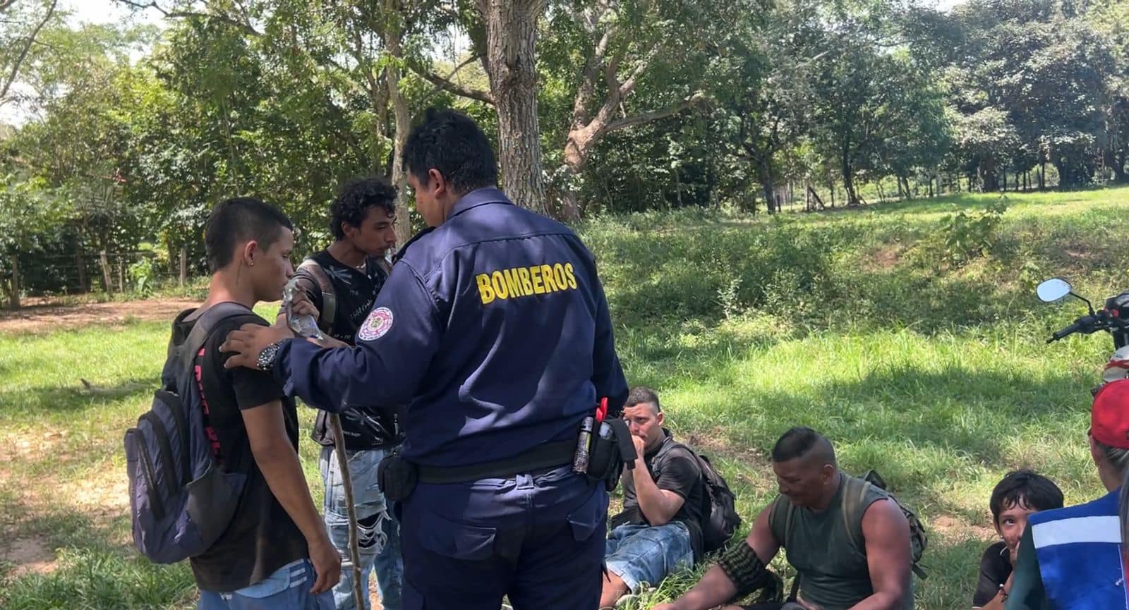 Así ha sido el rescate de cerca de 90 feligreses perdidos en Carmen de Apicalá