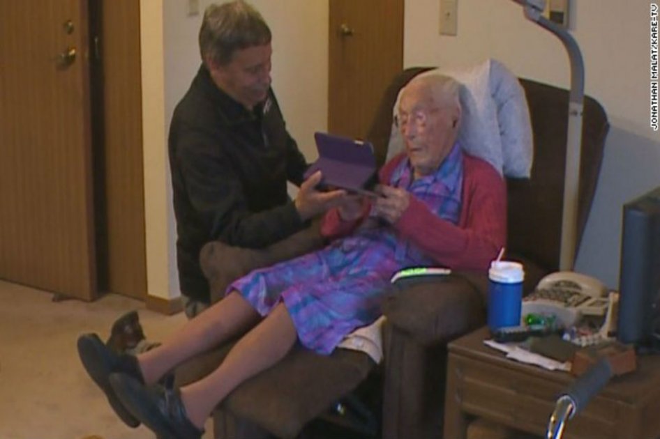 Mujer de 114 años tuvo que mentir sobre su edad para inscribirse en Facebook