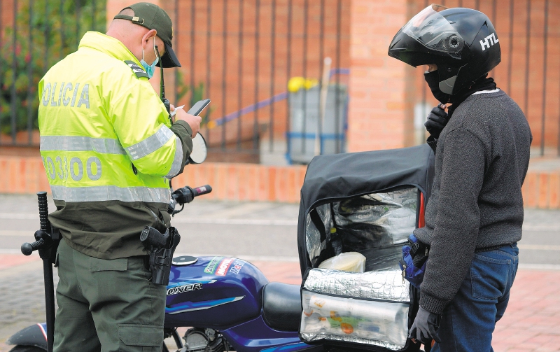 Motos, domicilios e inseguridad: ¿funcionan las restricciones?