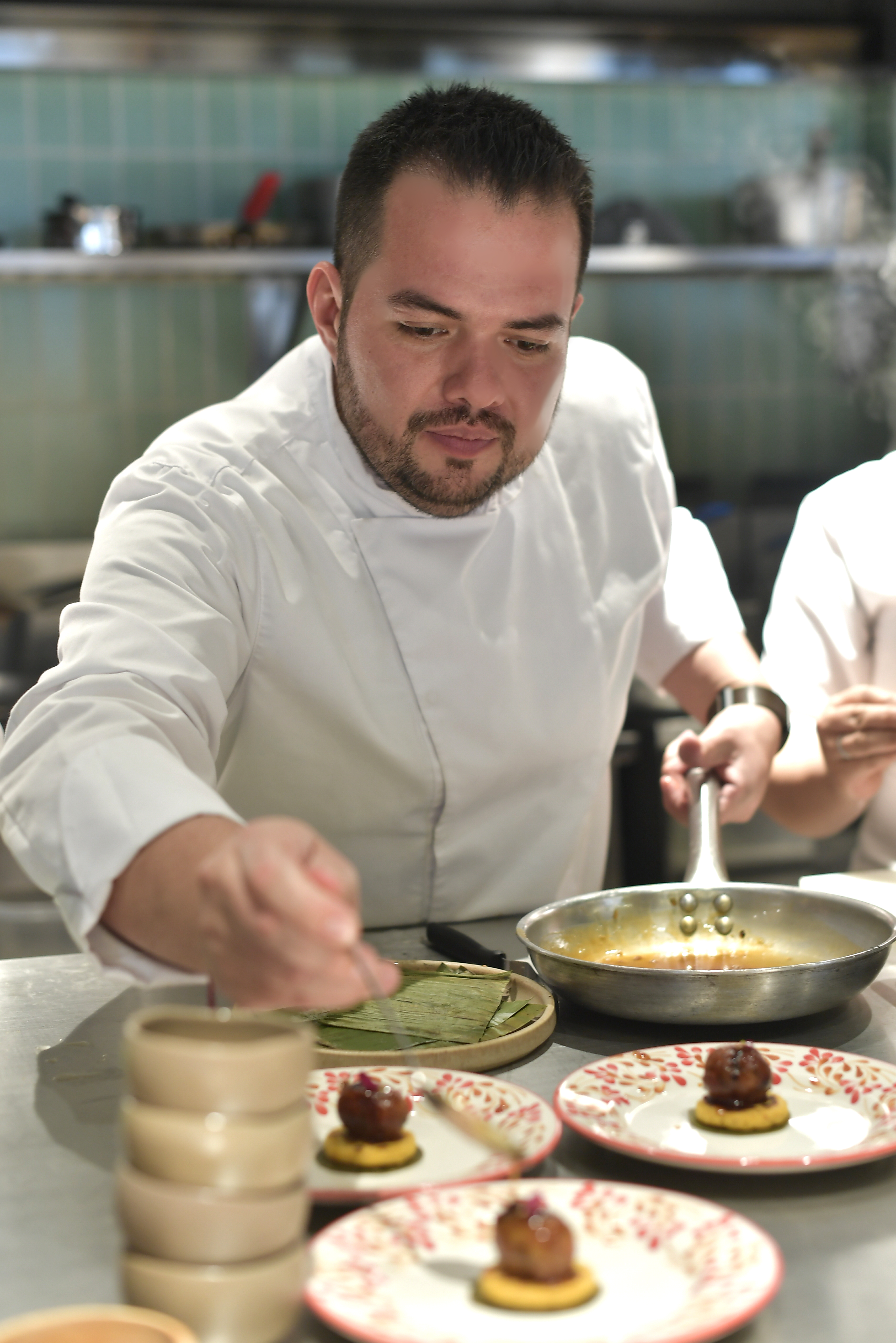 Chef del restaurante Cotiza Longaniza.