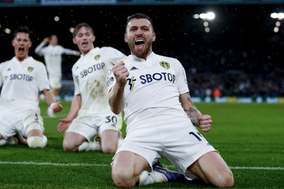 El Leeds de Bielsa goleó, mientras que Everton, sin Yerry Mina, perdió en casa