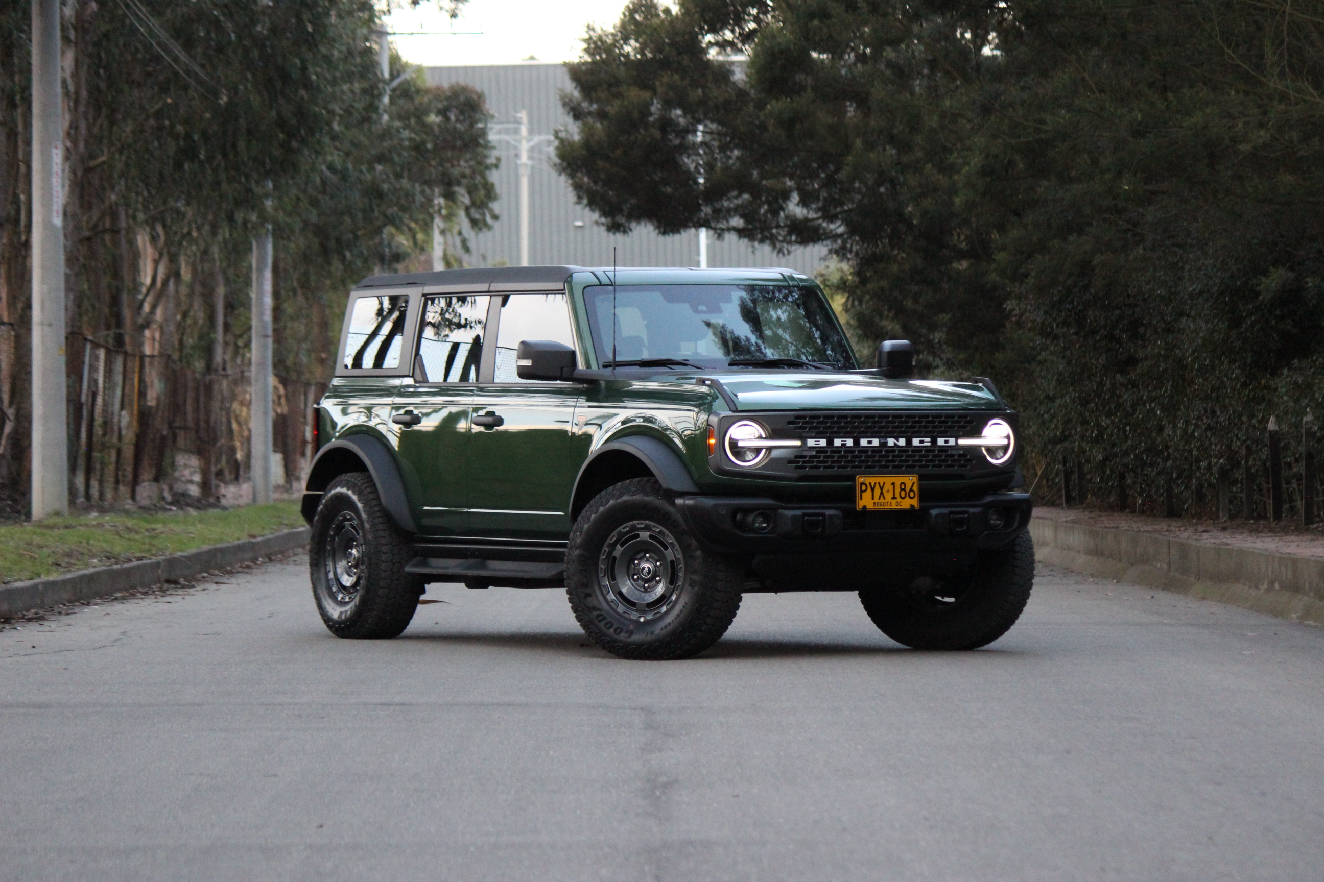 Ford Bronco 2026 en Colombia: precio, novedades y reseña de la reinvención de un ícono