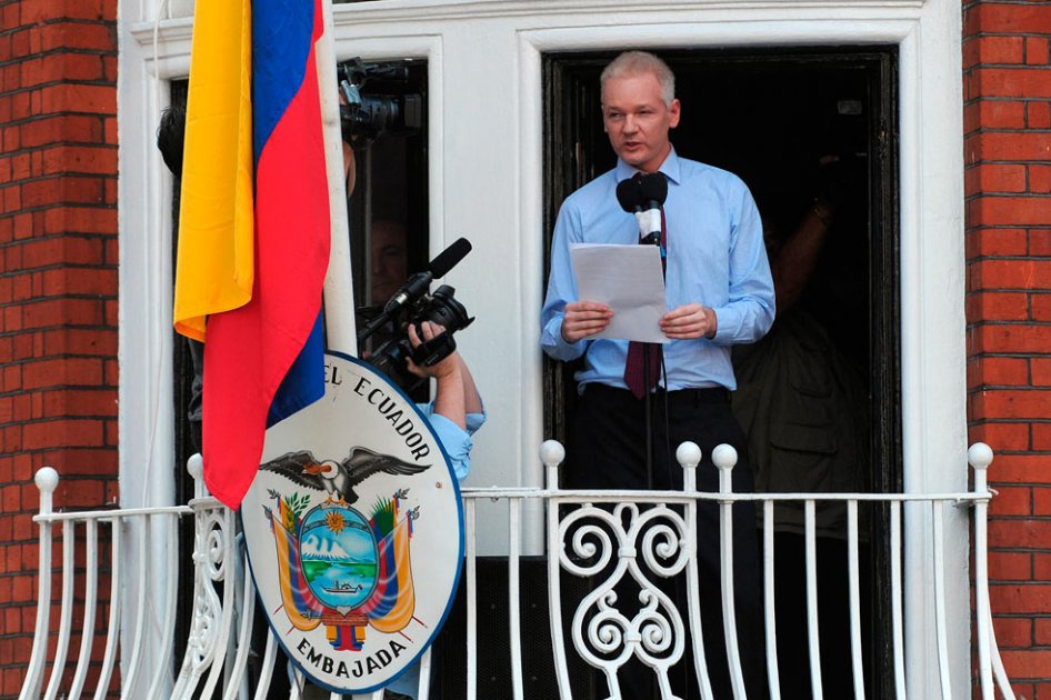 Ecuador pide permiso para traslado de Assange a un hospital