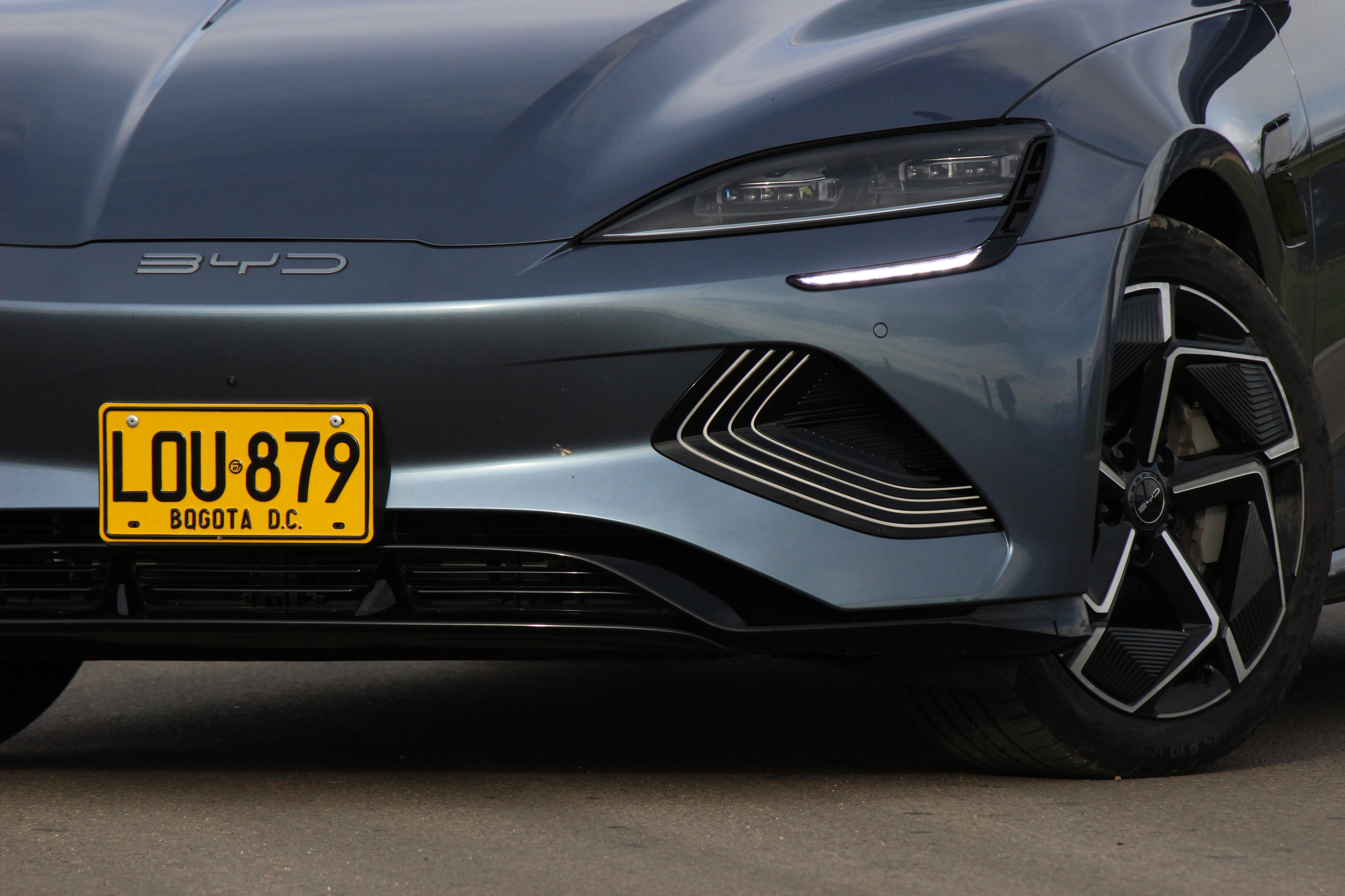 Esta es la marca que superó a Tesla en la venta de carros eléctricos
