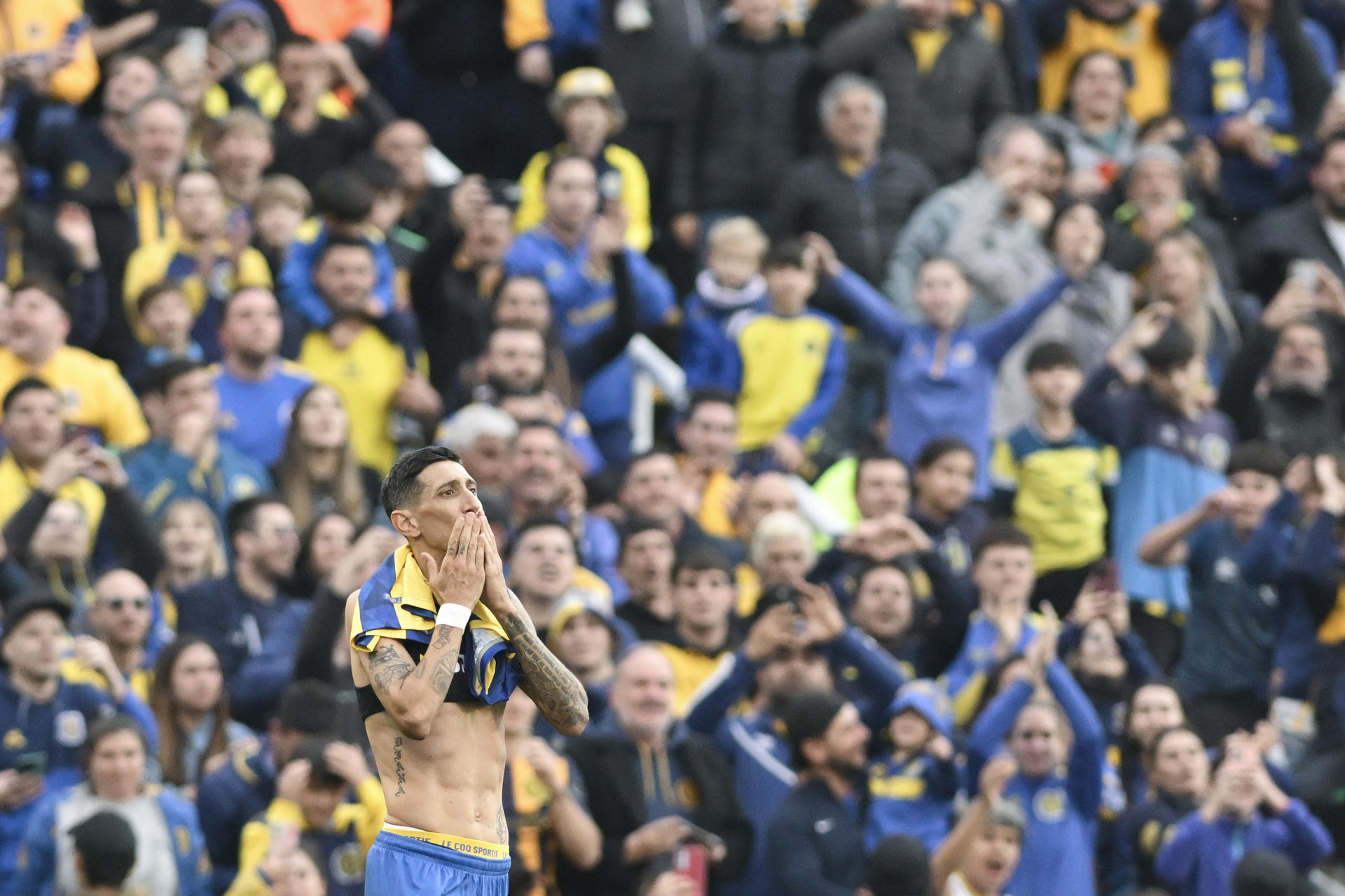 Di María volvió a Rosario Central tras 18 años: recibimiento histórico y gol