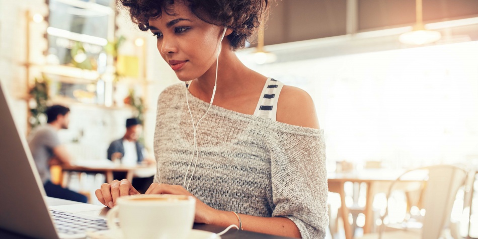 Diez canciones para recuperar la energía perdida después del almuerzo