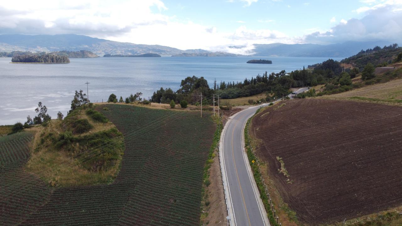 Concluyen obras en el anillo vial del lago de Tota y en la transversal de Boyacá
