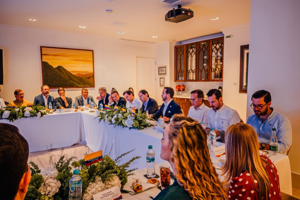 El presidente electo, Abelardo de la Espriella, reunió a su gabinete designado en Barranquilla. El encuentro fue este 10 de julio.