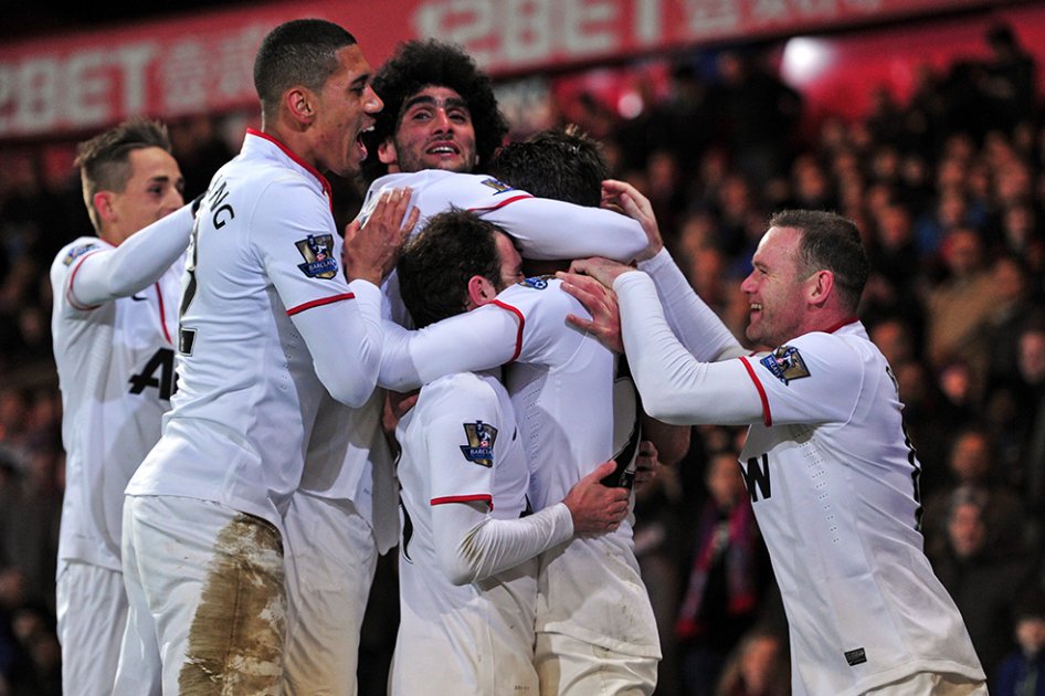 Manchester United busca en la Champions mantenerse a flote