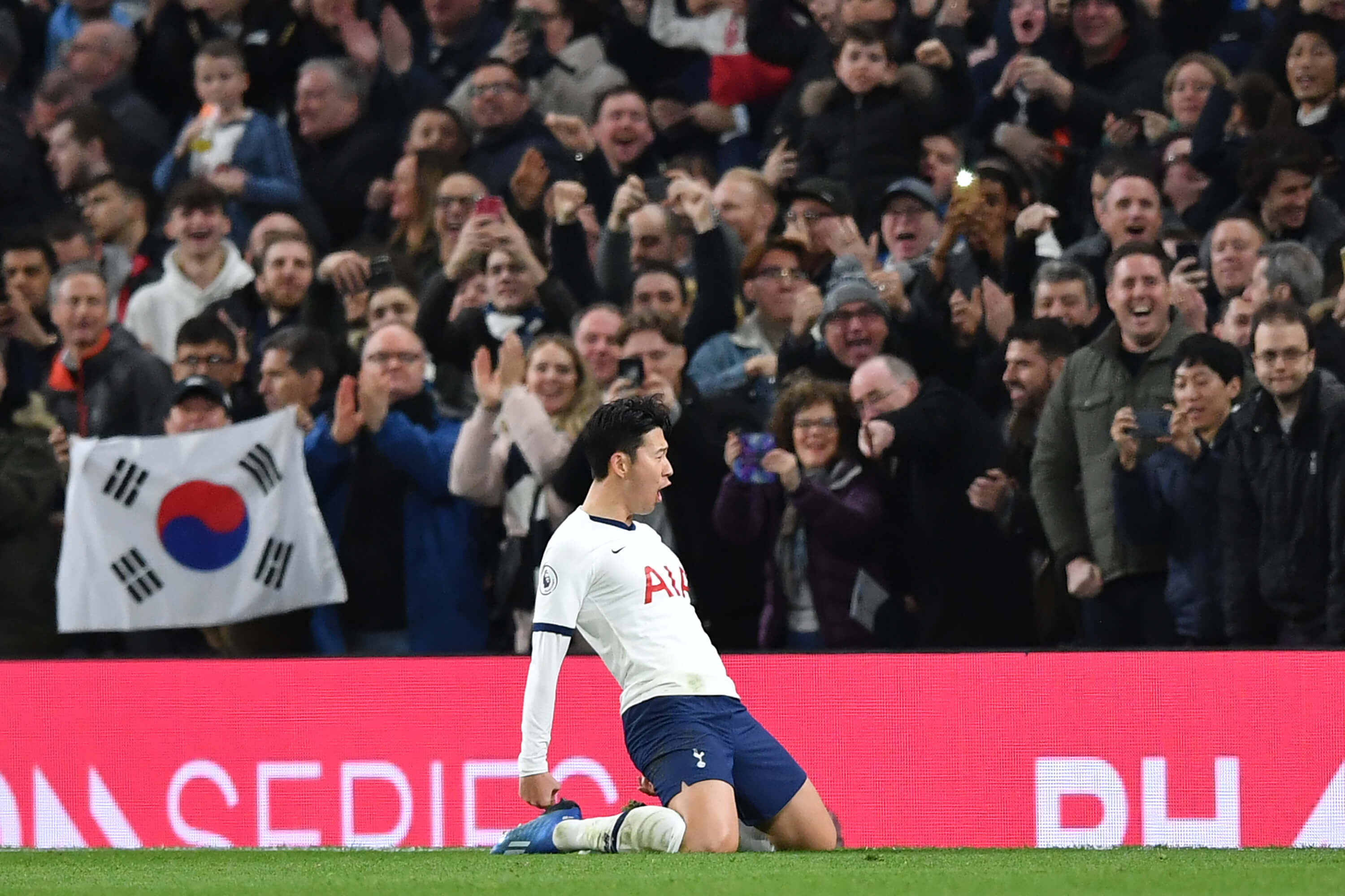 Manchester City cayó ante Tottenham y quedó a 22 puntos del Liverpool