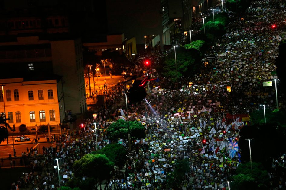 Manifestantes brasileños intentaron ingresar al Congreso de Brasil