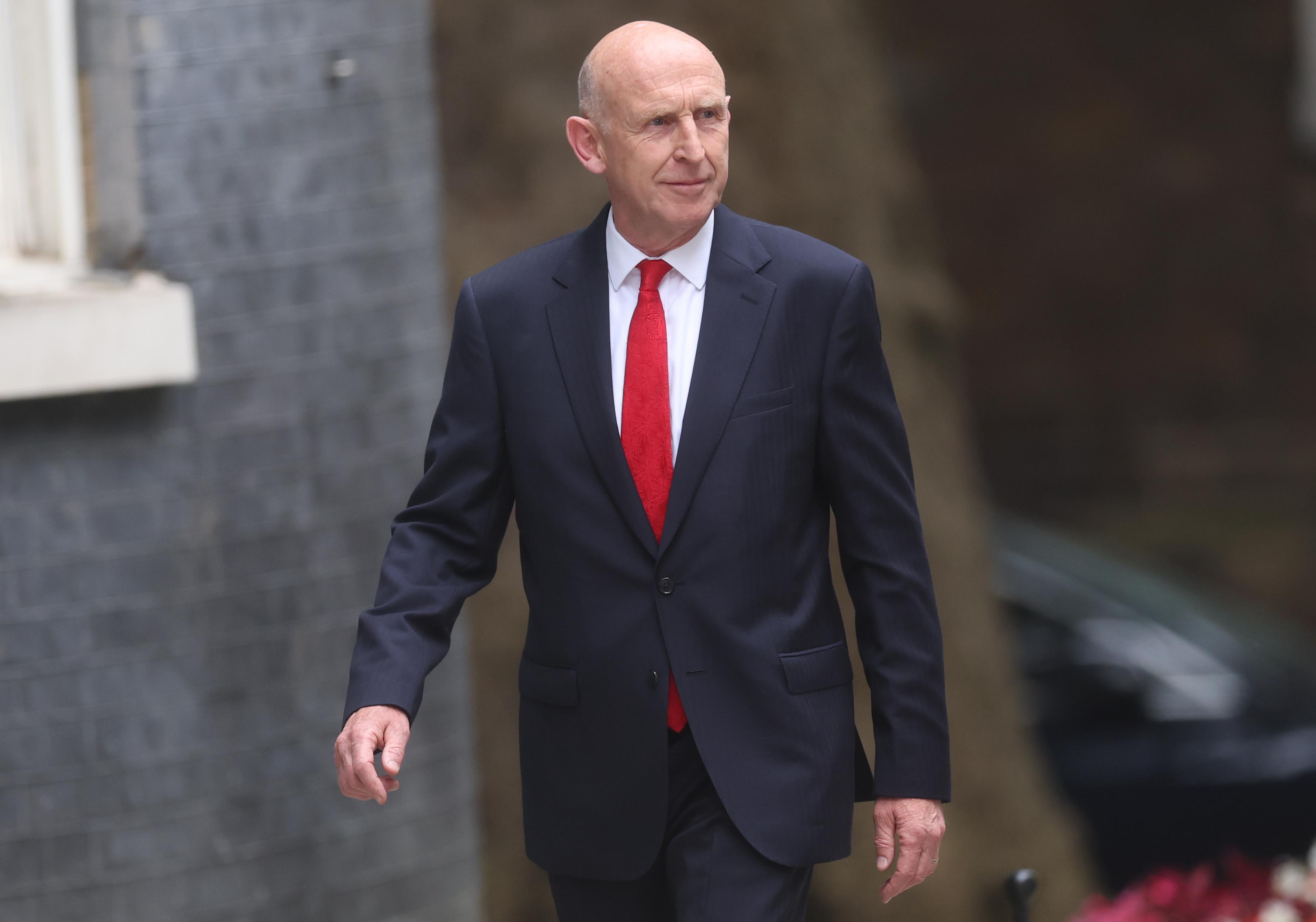 London (United Kingdom), 05/07/2024.- John Healey arrives at 10 Downing Street in London, Britain, 05 July 2024. Labour party leader Keir Starmer became the country's new prime minister on 05 July, after his party won a landslide victory in the general election. New prime minister Starmer will appoint his cabinet of the new government. (deslizamiento de tierras, Reino Unido, Londres) EFE/EPA/NEIL HALL